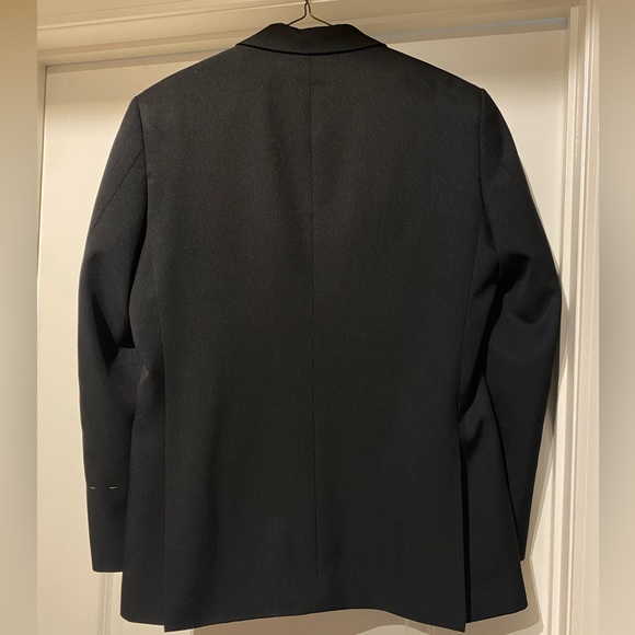 Haggar tailored fit travel performance black suit with jacket and pants - Picture 3 of 7